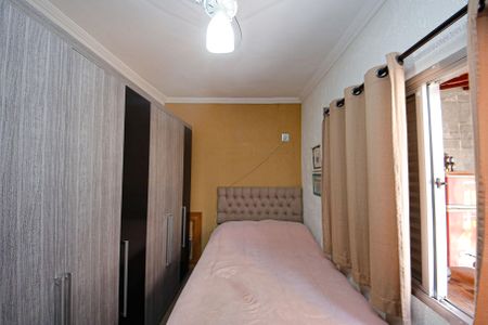 Casa à venda com 200m², 4 quartos e 2 vagas Casa à venda com 200m², 4 quartos e 2 vagasQuarto 2