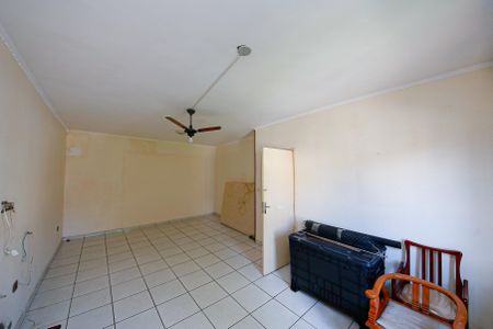 Casa à venda com 200m², 4 quartos e 2 vagas Casa à venda com 200m², 4 quartos e 2 vagasQuarto