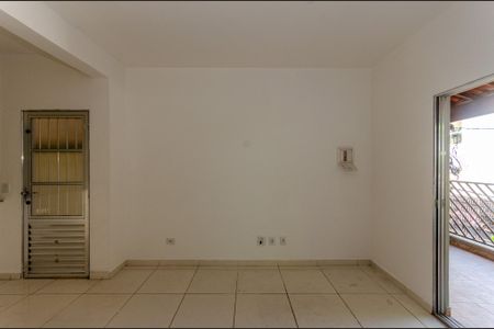 Sala de casa para alugar com 1 quarto, 50m² em Vila Jaguari, São Paulo