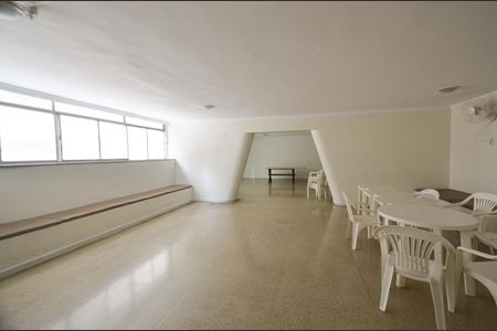 Apartamento para alugar com 91m², 2 quartos e sem vaga Apartamento para alugar com 91m², 2 quartos e sem vagaÁrea comum - Salão de festas