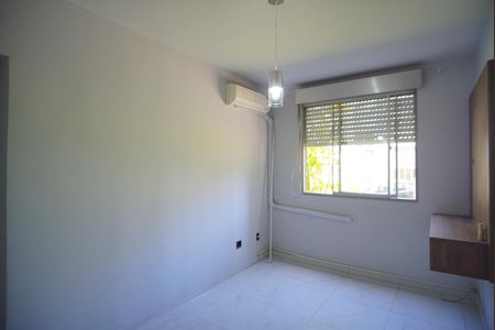 Sala de apartamento à venda com 3 quartos, 62m² em Jardim Itu, Porto Alegre