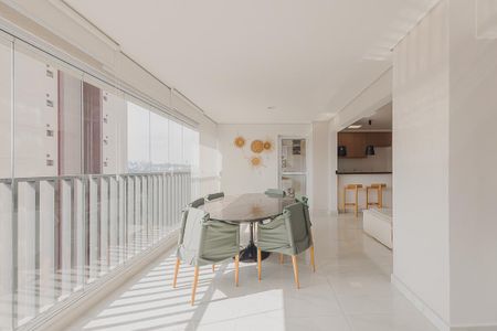 Apartamento para alugar com 96m², 2 quartos e 2 vagasVaranda