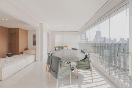 Apartamento para alugar com 96m², 2 quartos e 2 vagasVaranda
