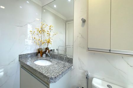 Apartamento à venda com 78m², 2 quartos e 1 vaga Apartamento à venda com 78m², 2 quartos e 1 vagaBanheiro da Suíte 1