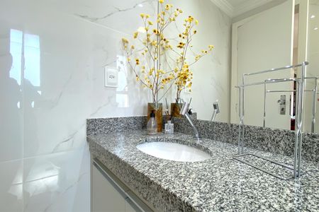 Apartamento à venda com 78m², 2 quartos e 1 vaga Apartamento à venda com 78m², 2 quartos e 1 vagaBanheiro da Suíte 1