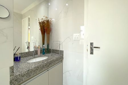 Apartamento à venda com 78m², 2 quartos e 1 vaga Apartamento à venda com 78m², 2 quartos e 1 vagaBanheiro