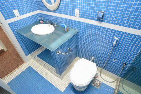 Casa de condomínio à venda com 550m², 5 quartos e 6 vagasBanheiro Suíte 2