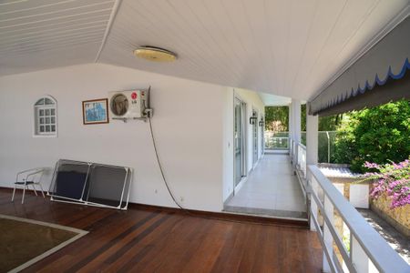 Casa de condomínio à venda com 550m², 5 quartos e 6 vagasEspaço de Jogos