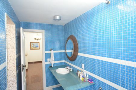 Casa de condomínio à venda com 550m², 5 quartos e 6 vagasBanheiro Suíte 1