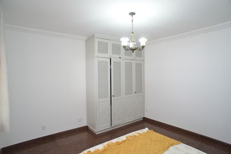 Casa de condomínio à venda com 550m², 5 quartos e 6 vagasSuíte 2