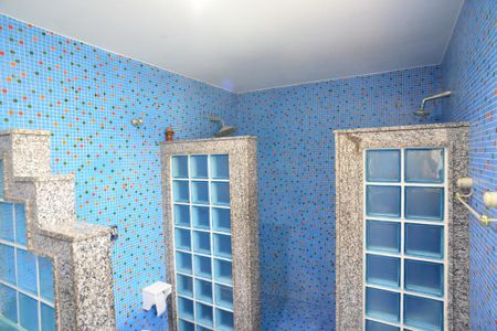 Casa de condomínio à venda com 550m², 5 quartos e 6 vagasBanheiro Suíte Principal