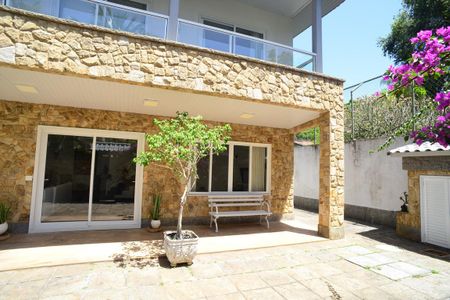 Casa de condomínio à venda com 550m², 5 quartos e 6 vagasÁrea Externa