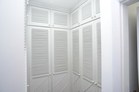 Casa de condomínio à venda com 550m², 5 quartos e 6 vagasCloset