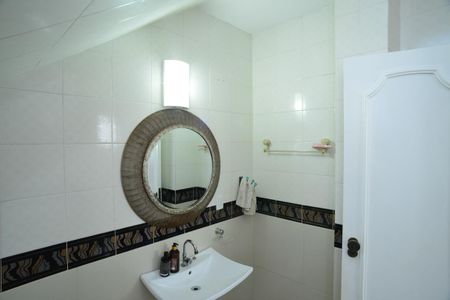 Casa de condomínio à venda com 550m², 5 quartos e 6 vagasLavabo