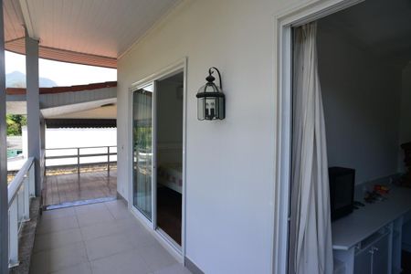 Casa de condomínio à venda com 550m², 5 quartos e 6 vagasVaranda