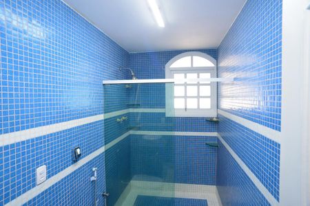 Casa de condomínio à venda com 550m², 5 quartos e 6 vagasBanheiro Suíte 2