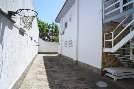 Casa de condomínio à venda com 550m², 5 quartos e 6 vagasÁrea Externa