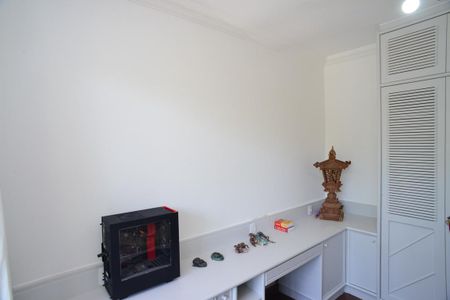 Casa de condomínio à venda com 550m², 5 quartos e 6 vagasQuarto