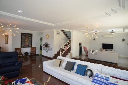 Casa de condomínio à venda com 550m², 5 quartos e 6 vagasSala