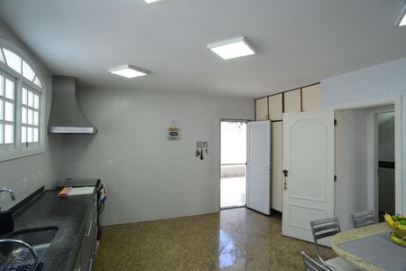 Casa de condomínio à venda com 550m², 5 quartos e 6 vagasCozinha