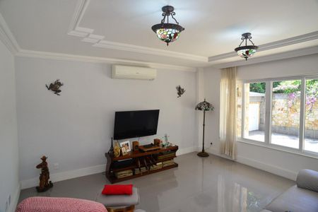 Sala de casa de condomínio à venda com 5 quartos, 550m² em Barra da Tijuca, Rio de Janeiro