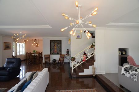 Casa de condomínio à venda com 550m², 5 quartos e 6 vagasSala