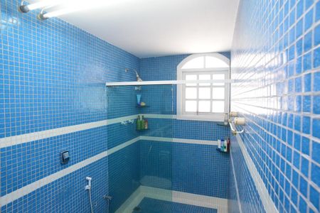 Casa de condomínio à venda com 550m², 5 quartos e 6 vagasBanheiro Suíte 1