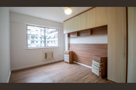 Apartamento à venda com 97m², 4 quartos e 1 vagaQuarto Suite
