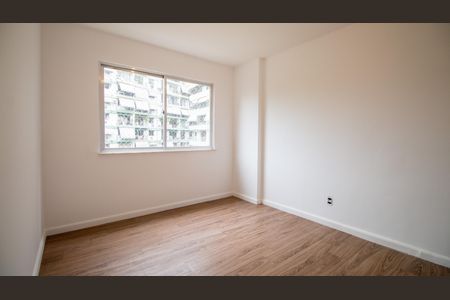 Apartamento à venda com 97m², 4 quartos e 1 vagaQuarto 2