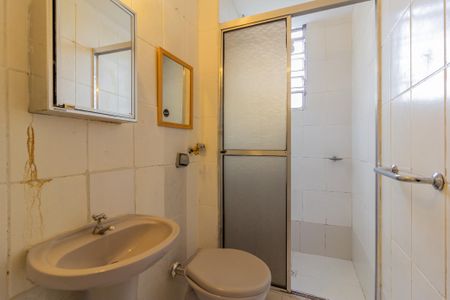 Banheiro de kitnet/studio para alugar com 1 quarto, 40m² em Bela Vista, São Paulo