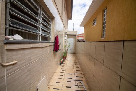 Casa à venda com 90m², 3 quartos e 2 vagasCorredor