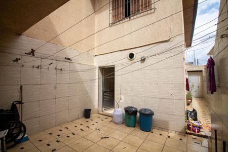 Casa à venda com 90m², 3 quartos e 2 vagasQuintal