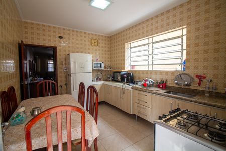 Casa à venda com 90m², 3 quartos e 2 vagasCozinha