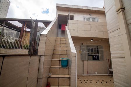 Casa à venda com 90m², 3 quartos e 2 vagasEscada