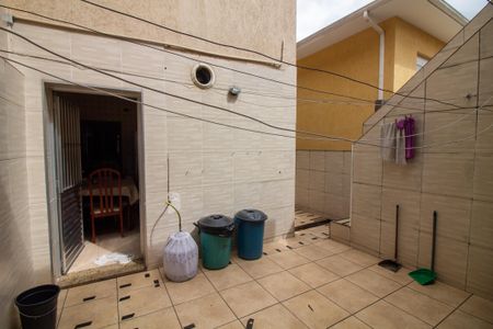 Casa à venda com 90m², 3 quartos e 2 vagasQuintal