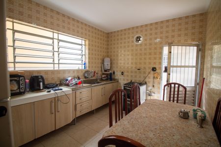 Casa à venda com 90m², 3 quartos e 2 vagasCozinha