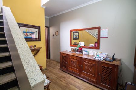 Casa à venda com 90m², 3 quartos e 2 vagasSala