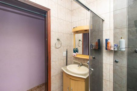 Casa à venda com 213m², 3 quartos e 3 vagasBanheiro 2