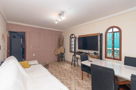 Casa à venda com 213m², 3 quartos e 3 vagasSala