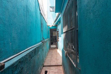 Casa à venda com 213m², 3 quartos e 3 vagasCorredor externo