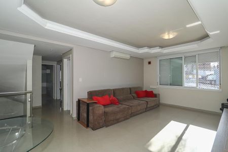 Sala de casa para alugar com 3 quartos, 266m² em Chácara das Pedras, Porto Alegre