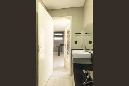 Casa para alugar com 108m², 3 quartos e 2 vagas Casa para alugar com 108m², 3 quartos e 2 vagasBanheiro Social