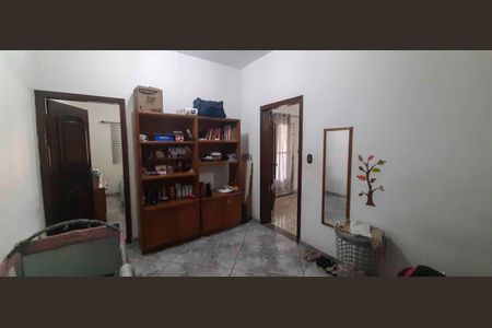 Casa à venda com 250m², 2 quartos e 10 vagas Casa à venda com 250m², 2 quartos e 10 vagasQuarto 2