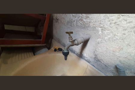 Casa à venda com 250m², 2 quartos e 10 vagas Casa à venda com 250m², 2 quartos e 10 vagasÁrea de Serviço