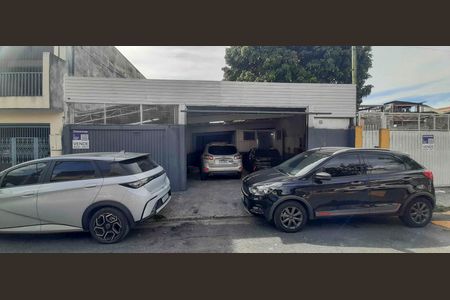 Casa à venda com 250m², 2 quartos e 10 vagas Casa à venda com 250m², 2 quartos e 10 vagasFachada da Casa