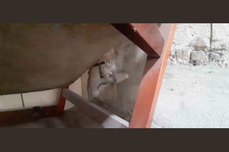 Casa à venda com 250m², 2 quartos e 10 vagas Casa à venda com 250m², 2 quartos e 10 vagasÁrea de Serviço