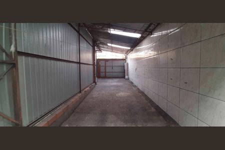 Casa à venda com 250m², 2 quartos e 10 vagas Casa à venda com 250m², 2 quartos e 10 vagasGaragem