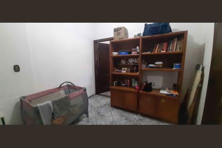 Casa à venda com 250m², 2 quartos e 10 vagas Casa à venda com 250m², 2 quartos e 10 vagasQuarto 2