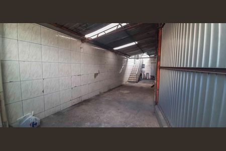 Casa à venda com 250m², 2 quartos e 10 vagas Casa à venda com 250m², 2 quartos e 10 vagasGaragem