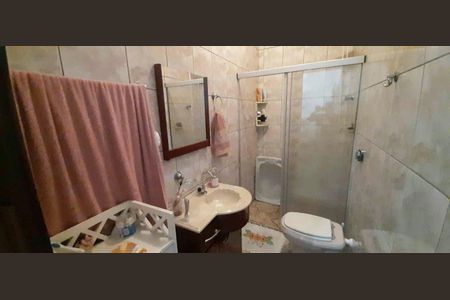 Casa à venda com 250m², 2 quartos e 10 vagas Casa à venda com 250m², 2 quartos e 10 vagasBanheiro